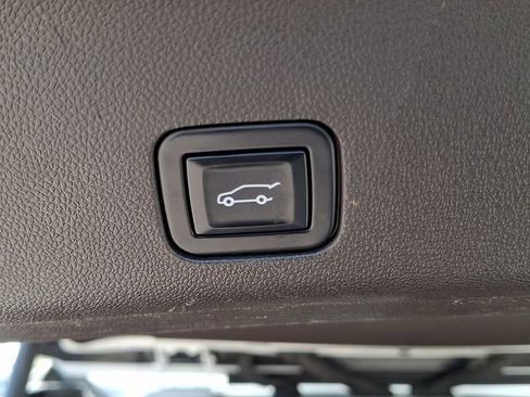 Used 2022 Chevrolet Tahoe Z71 image 26