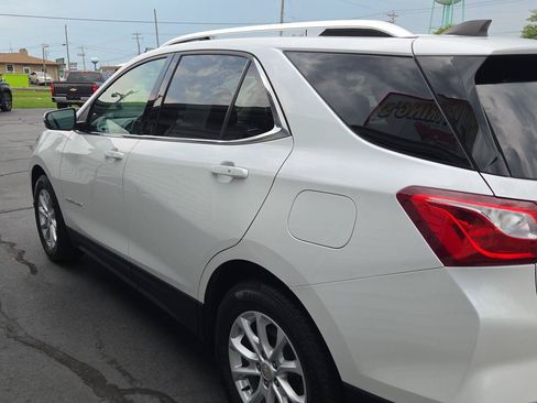 Used 2018 Chevrolet Equinox LT w/ Sun & Infotainment Package FWD image 4