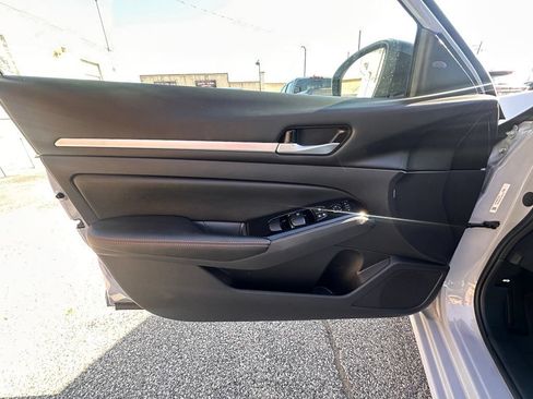Certified 2025 Nissan Altima 2.5 SR FWD image 15
