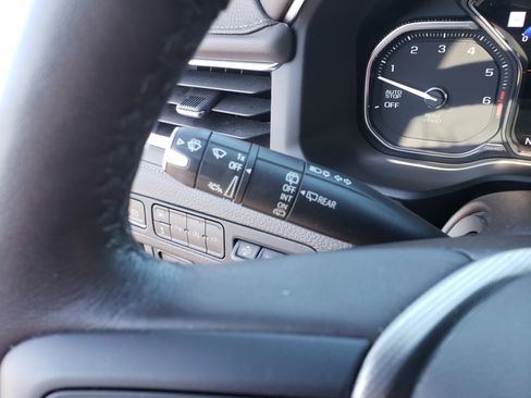 Used 2021 GMC Yukon Denali w/ Denali Premium Package image 18