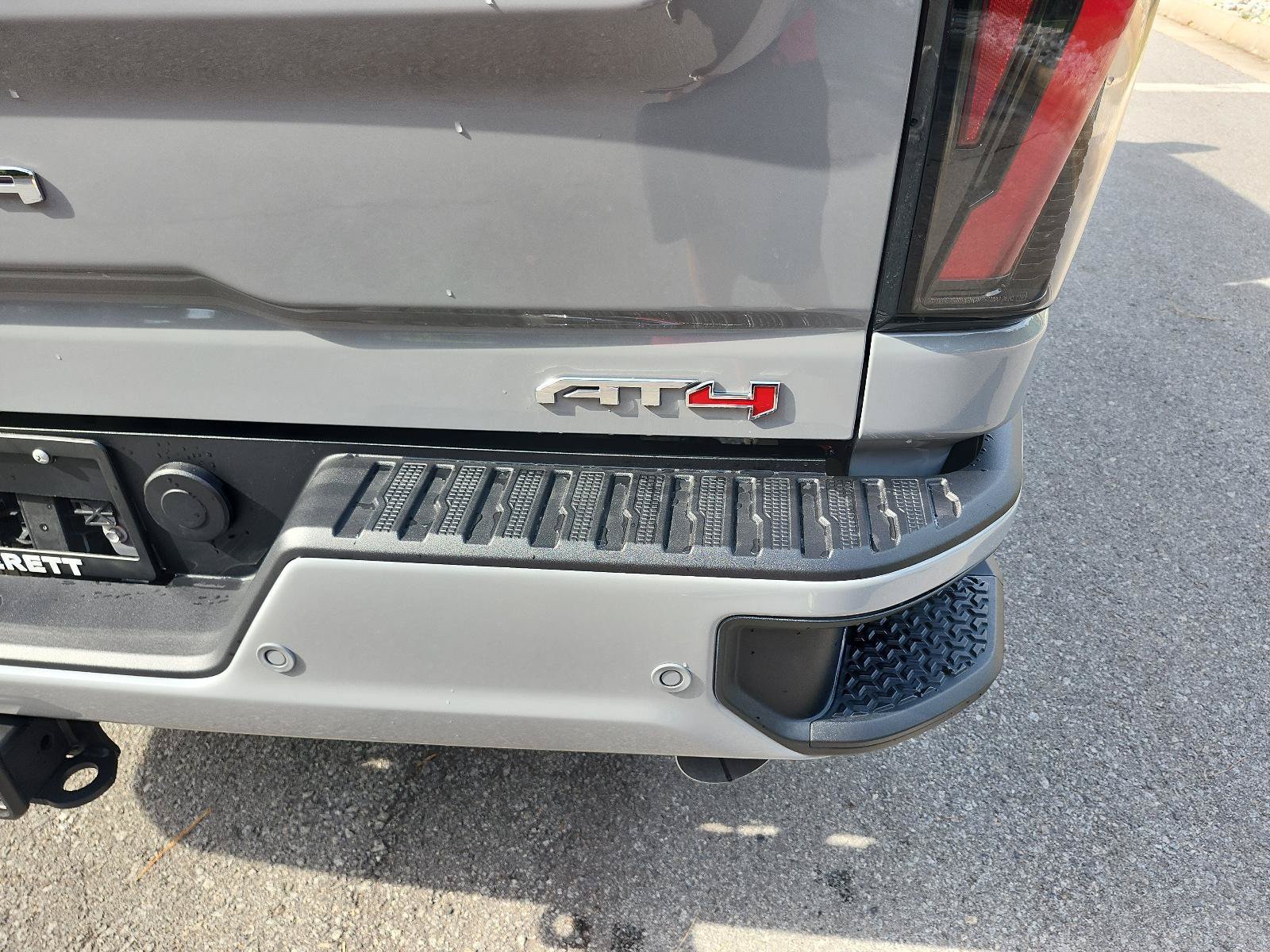 Used 2025 GMC Sierra 2500 AT4 w/ AT4 Premium Plus Package AWD/4WD image 5