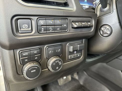 Certified 2024 Chevrolet Suburban High Country w/ Advanced Technology Package image 33