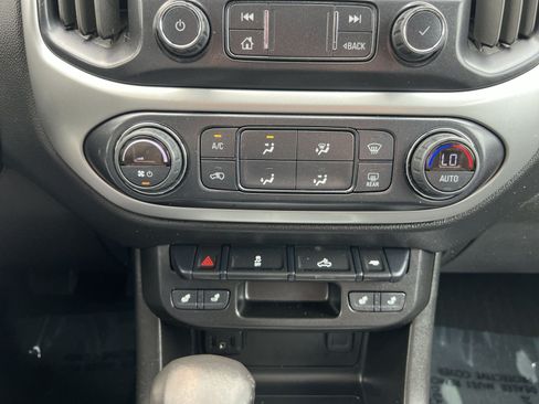 Used 2022 Chevrolet Colorado LT w/ Luxury Package AWD/4WD image 20