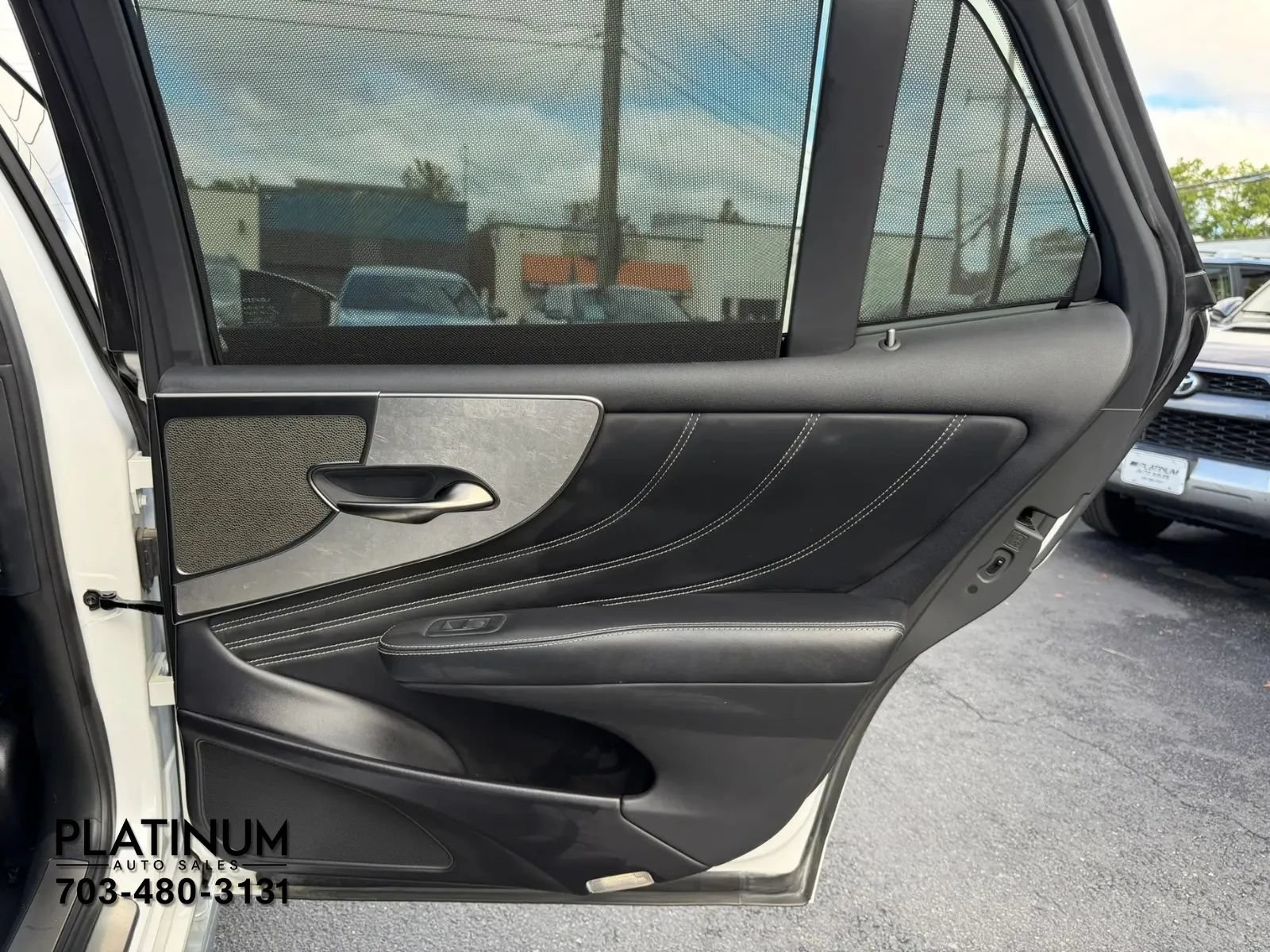 Used 2023 Lexus LS 500h AWD w/ Luxury Package image 22