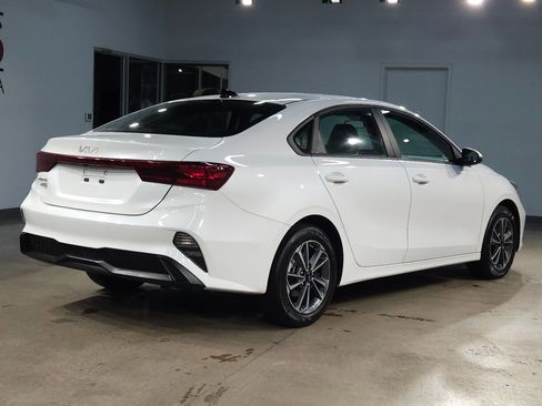 Used 2024 Kia Forte LXS w/ LXS Technology Package image 7