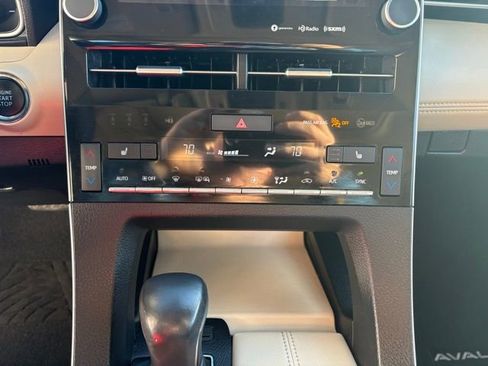 Used 2021 Toyota Avalon XLE image 18