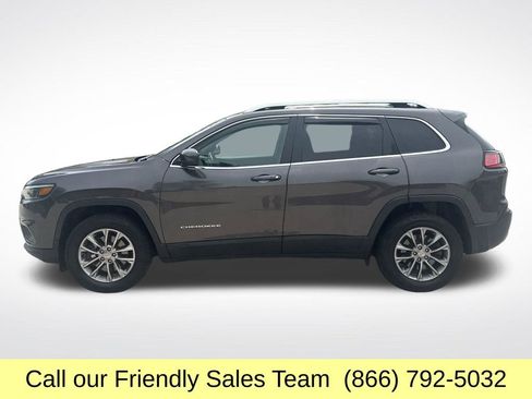 Used 2019 Jeep Cherokee Latitude Plus w/ Cold Weather Group AWD/4WD image 2