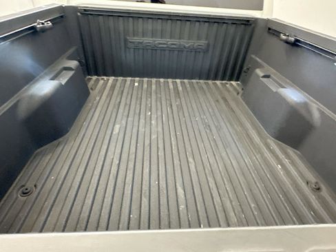 Used 2024 Toyota Tacoma TRD Off-Road image 30