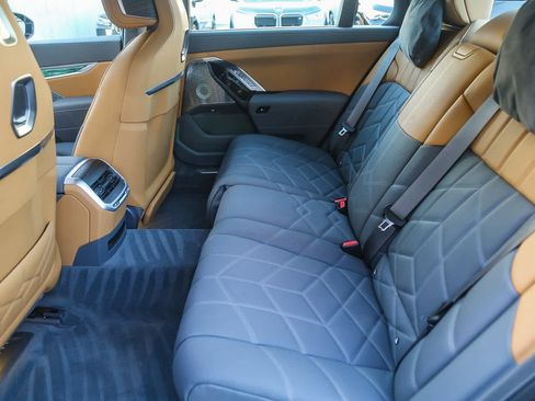 Used 2025 BMW i7 M70 image 15