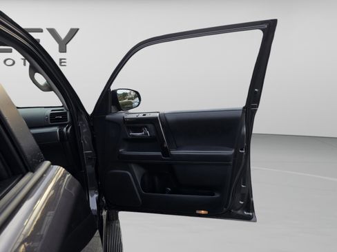 Used 2019 Toyota 4Runner Limited image 25