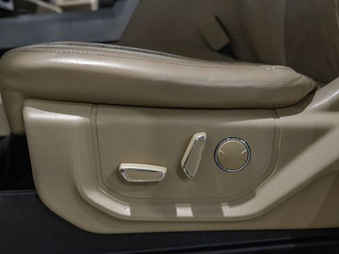 Used 2017 Ford F250 Lariat w/ Chrome Package image 32