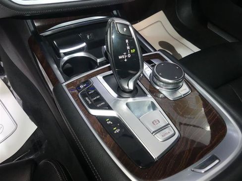 Used 2019 BMW 740i xDrive w/ M Sport Package AWD/4WD image 40