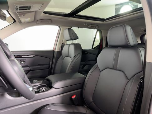 New 2025 Honda Pilot Touring image 15