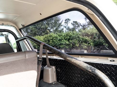 Used 1992 Ford Bronco Custom AWD/4WD image 91