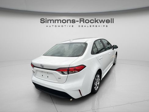 Used 2025 Toyota Corolla LE image 7