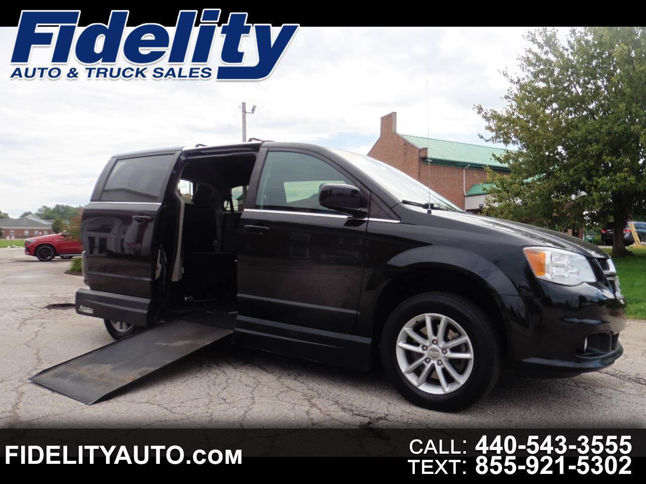 Used 2019 Dodge Grand Caravan SXT FWD image 1