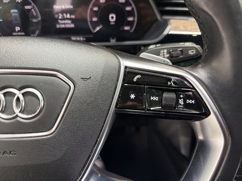 Used 2022 Audi e-tron Premium w/ Convenience Plus Package image 17