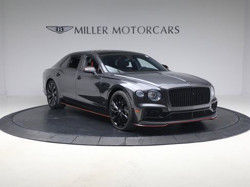 Certified 2022 Bentley Flying Spur V8 image 11