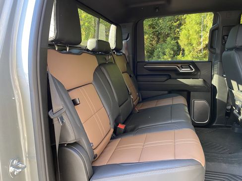 Used 2025 Chevrolet Silverado 2500 High Country w/ High Country Premium Package image 40