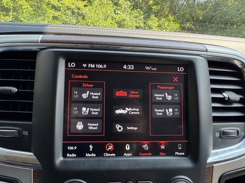 Used 2018 RAM 1500 Laramie AWD/4WD image 26