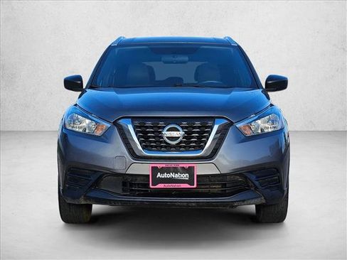 Used 2019 Nissan Kicks S FWD image 2