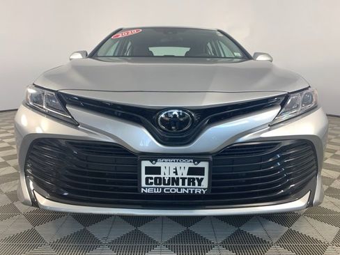 Used 2020 Toyota Camry LE image 2