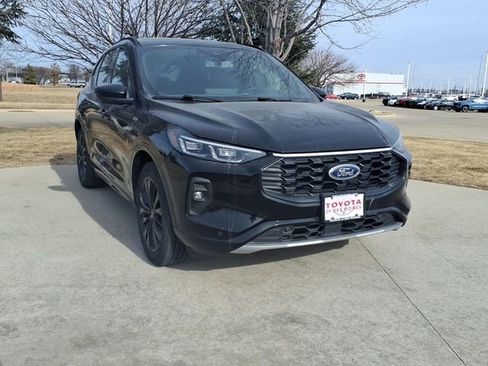 Used 2025 Ford Escape ST-Line Elite w/ Premium Technology Package image 26