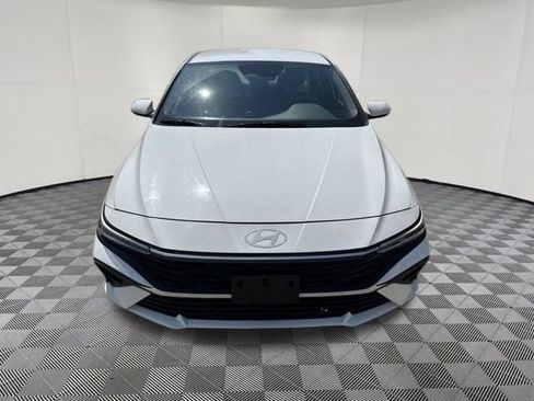 Used 2024 Hyundai Elantra SEL FWD image 14