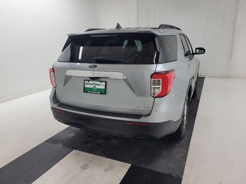 Used 2022 Ford Explorer XLT image 7