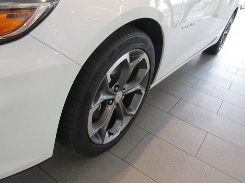 Used 2024 Chevrolet Malibu LT image 14