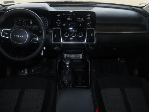 Used 2023 Kia Sorento LX image 24