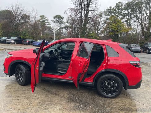 Certified 2025 Honda HR-V Sport image 18
