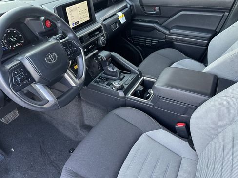 Used 2025 Toyota 4Runner TRD Off-Road image 10