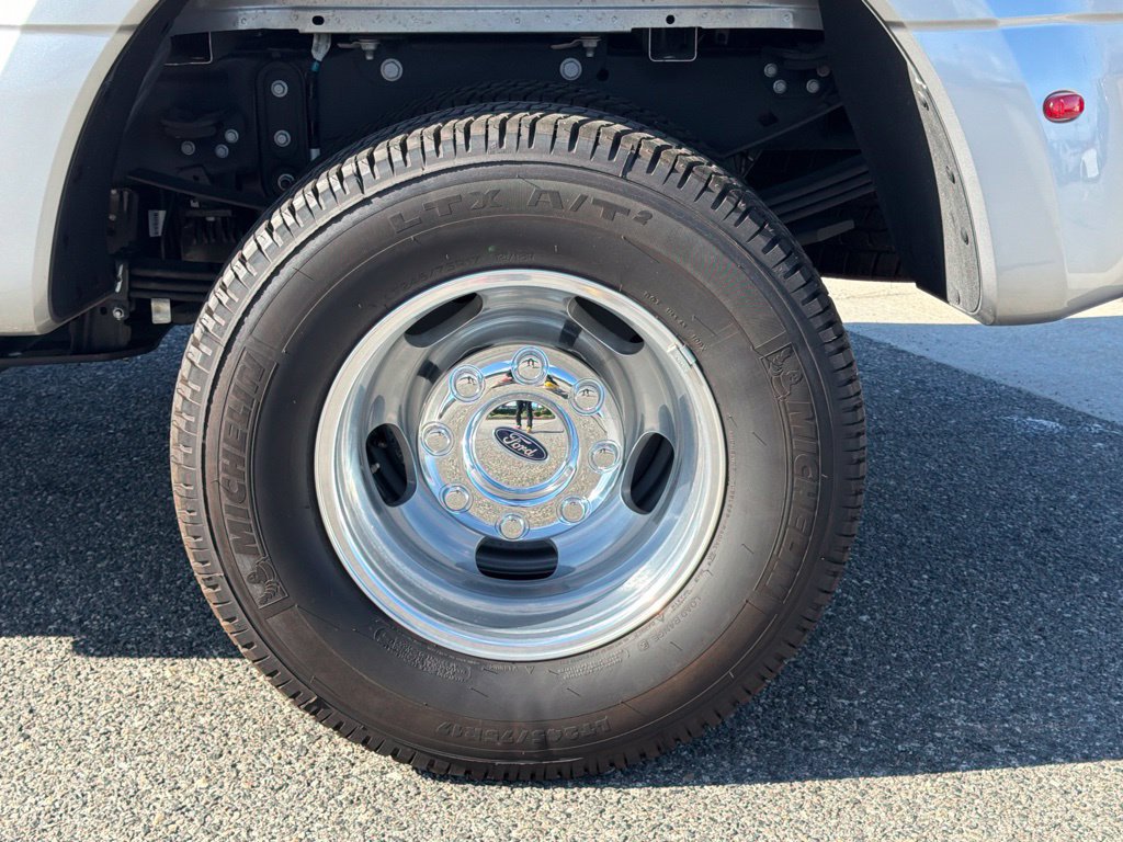 Used 2024 Ford F350 Platinum AWD/4WD image 17