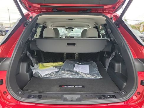 New 2026 Mitsubishi Outlander SE image 11