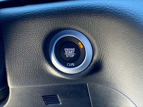 New 2026 Chrysler Pacifica Limited image 17