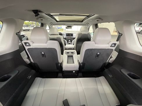 Certified 2025 Acura MDX w/ Technology Package image 27