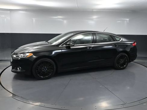 Used 2016 Ford Fusion SE w/ Equipment Group 202A FWD image 12