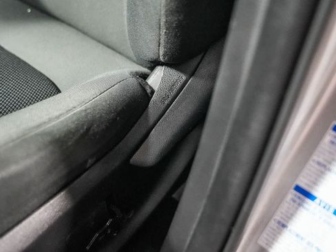 Certified 2021 Toyota RAV4 LE AWD/4WD image 21