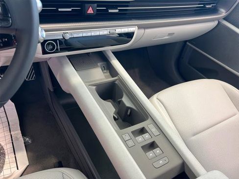 New 2025 Hyundai Ioniq 6 Limited image 19