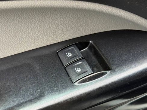 Used 2017 Chevrolet Colorado W/T RWD image 12