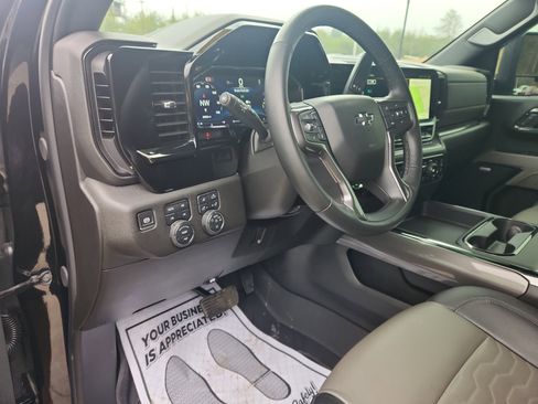 Used 2025 Chevrolet Silverado 2500 ZR2 image 26