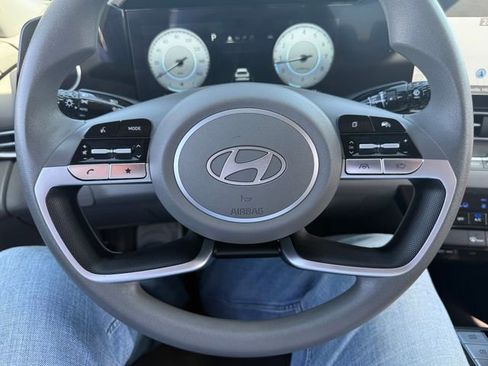 Used 2024 Hyundai Elantra SEL FWD image 13