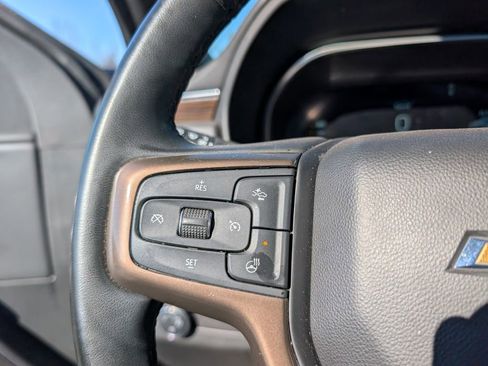 Used 2023 Chevrolet Suburban High Country AWD/4WD image 12