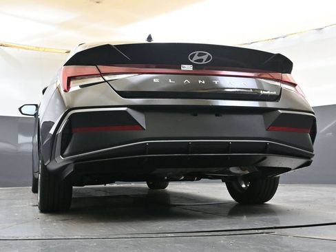 New 2026 Hyundai Elantra Limited FWD image 32