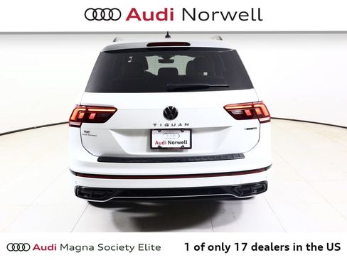 Used 2024 Volkswagen Tiguan SE R-Line AWD/4WD image 12