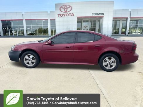 Used 2005 Pontiac Grand Prix GT w/ Leather Trim Package FWD image 2