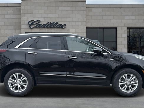 New 2025 Cadillac XT5 Luxury image 2