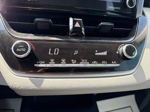Used 2022 Toyota Corolla LE image 21
