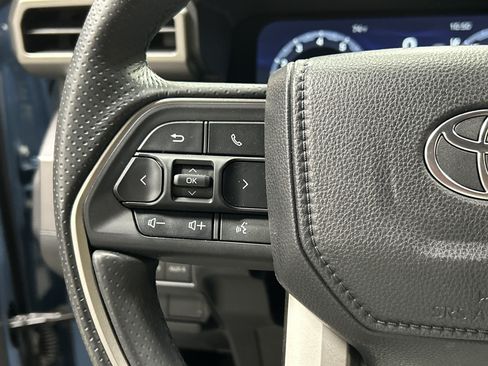 Used 2025 Toyota 4Runner TRD Off-Road AWD/4WD image 19